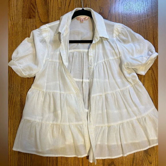 White puff sleeve button up - Picture 2 of 7